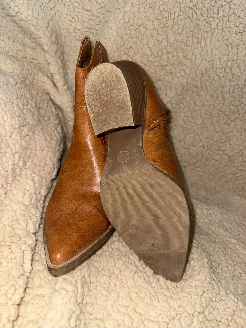 Universal Threads Tan Women's Western Ankle Boots - Stylish Everyday Heels
